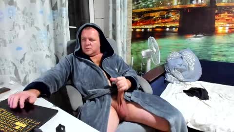 Snapshot of xxrojxx chatting on 01.09.25 roki-- --  online show from 01.09.25