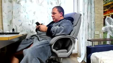 Snapshot of xxrojxx chatting on 01.11.25 roki-- --  online show from 01.11.25