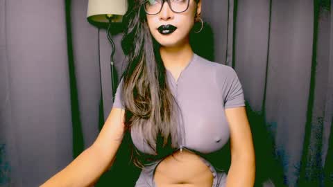 Snapshot of xxsexyandhotxx chatting on 12.27.24 Lara online show from 12.27.24