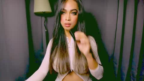 Snapshot of xxsexyandhotxx chatting on 01.16.25 Lara online show from 01.16.25