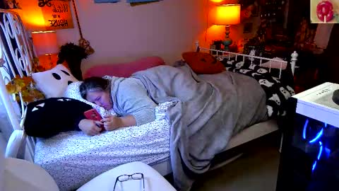 Strawberry Jane online show from 10.10.25