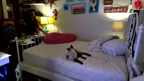 Strawberry Jane online show from 11.23.25