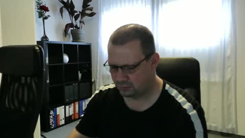 Eddi online show from 10.28.25