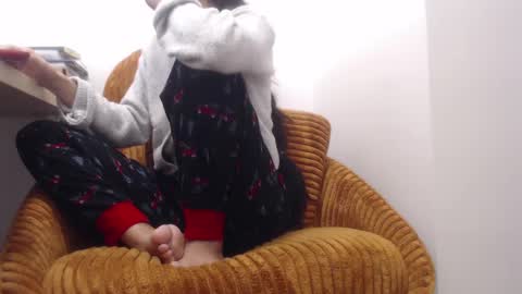 Snapshot of xxxbellalola chatting on 02.12.25 Lola online show from 02.12.25