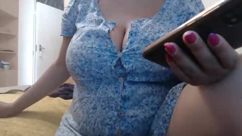 Snapshot of xxxbustybabe27x chatting on 02.09.25 Ayanda online show from 02.09.25