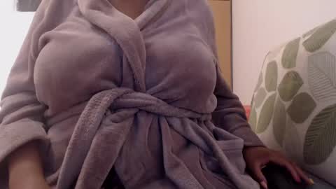 Snapshot of xxxbustybabe27x chatting on 02.16.25 Ayanda online show from 02.16.25