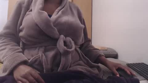 Snapshot of xxxbustybabe27x chatting on 02.19.25 Ayanda online show from 02.19.25