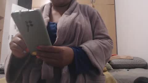 Snapshot of xxxbustybabe27x chatting on 02.19.25 Ayanda online show from 02.19.25