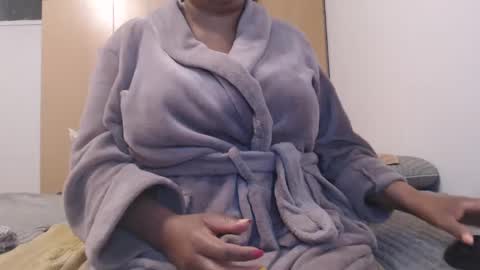 Snapshot of xxxbustybabe27x chatting on 02.19.25 Ayanda online show from 02.19.25