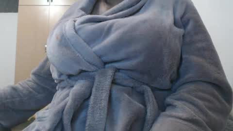 Snapshot of xxxbustybabe27x chatting on 02.20.25 Ayanda online show from 02.20.25