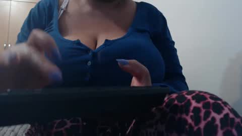 Snapshot of xxxbustybabe27x chatting on 02.25.25 Ayanda online show from 02.25.25