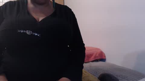 Snapshot of xxxbustybabe27x chatting on 02.26.25 Ayanda online show from 02.26.25