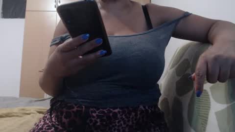 Snapshot of xxxbustybabe27x chatting on 03.05.25 Ayanda online show from 03.05.25