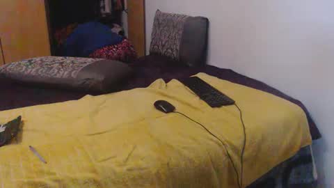 Snapshot of xxxbustybabe27x chatting on 09.10.25 Ayanda online show from 09.10.25