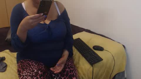 Snapshot of xxxbustybabe27x chatting on 09.11.25 Ayanda online show from 09.11.25