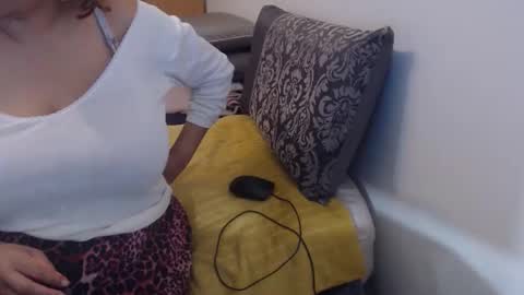 Snapshot of xxxbustybabe27x chatting on 10.07.25 Ayanda online show from 10.07.25