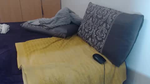 Snapshot of xxxbustybabe27x chatting on 10.21.25 Ayanda online show from 10.21.25