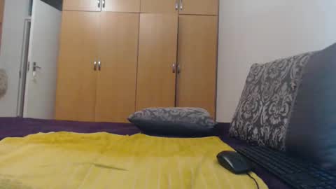 Snapshot of xxxbustybabe27x chatting on 10.25.25 Ayanda online show from 10.25.25