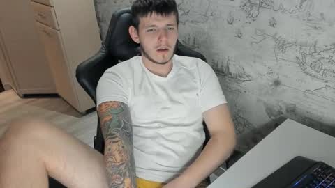 Snapshot of xxxrussel chatting on 09.14.25 xxxrussel online show from 09.14.25