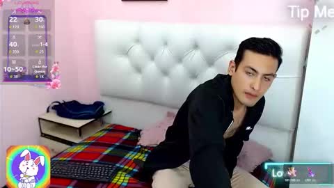 Snapshot of xxxstrongerboyxxx chatting on 11.25.25 stronger online show from 11.25.25