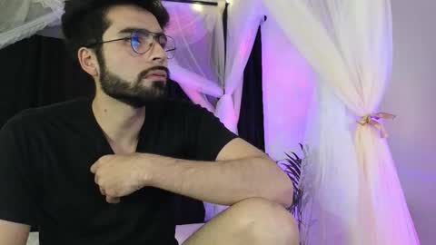 July and Fer online show from 11.23.25