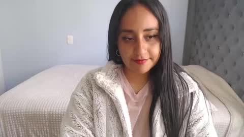 Lunhaa   online show from 09.12.25