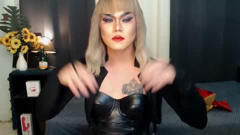 Snapshot of xyournightmarequeenx chatting on 12.15.24 QueenMarina online show from 12.15.24