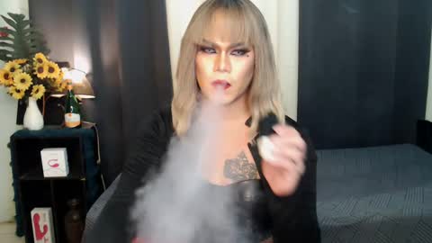 Snapshot of xyournightmarequeenx chatting on 12.18.24 QueenMarina online show from 12.18.24