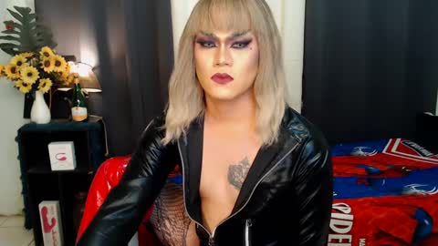 Snapshot of xyournightmarequeenx chatting on 12.20.24 QueenMarina online show from 12.20.24