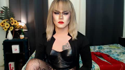 Snapshot of xyournightmarequeenx chatting on 01.21.25 QueenMarina online show from 01.21.25