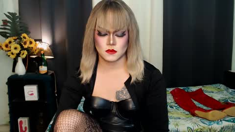 Snapshot of xyournightmarequeenx chatting on 01.24.25 QueenMarina online show from 01.24.25