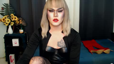 Snapshot of xyournightmarequeenx chatting on 02.04.25 QueenMarina online show from 02.04.25