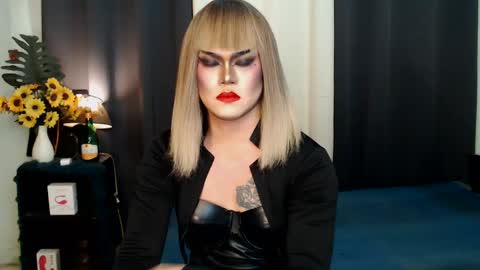 Snapshot of xyournightmarequeenx chatting on 02.10.25 QueenMarina online show from 02.10.25