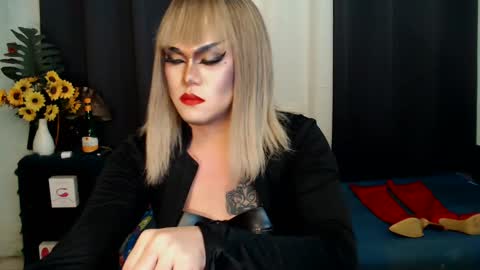 Snapshot of xyournightmarequeenx chatting on 02.17.25 QueenMarina online show from 02.17.25