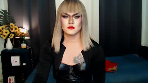 Snapshot of xyournightmarequeenx chatting on 02.19.25 QueenMarina online show from 02.19.25