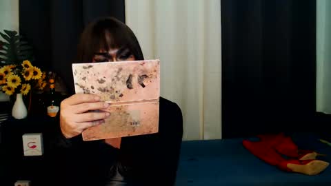 Snapshot of xyournightmarequeenx chatting on 03.04.25 QueenMarina online show from 03.04.25