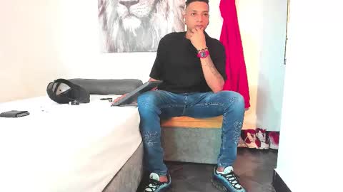 Sr. Y0ung Master online show from 11.28.25