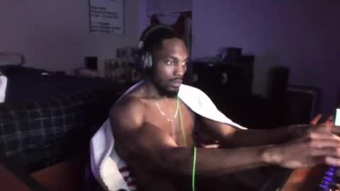 Snapshot of y_sticky chatting on 03.09.25 y_sticky online show from 03.09.25