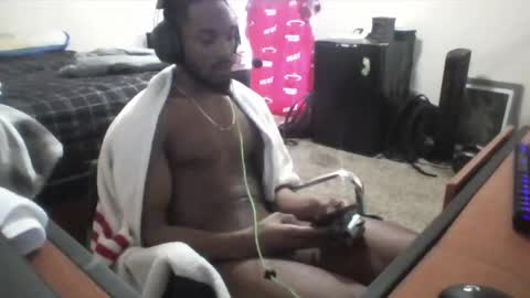 Snapshot of y_sticky chatting on 03.10.25 y_sticky online show from 03.10.25