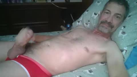 Snapshot of yacht3oy chatting on 12.04.25 yacht3oy online show from 12.04.25