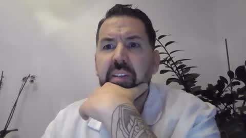 Snapshot of yakijoe chatting on 10.30.25 yakijoe online show from 10.30.25