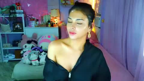 Snapshot of yang_audreylone chatting on 06.19.26 YANG AUDREY LONE online show from 06.19.26
