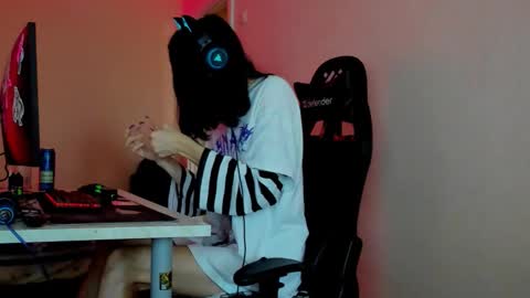 yang_nymph online show from 09.16.25