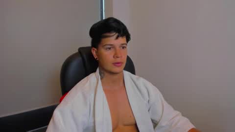 Snapshot of yanka_max1 chatting on 12.01.25 new here online show from 12.01.25