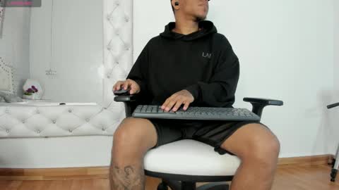 Lil yong online show from 10.22.25