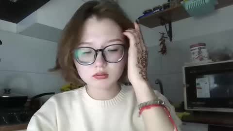 Snapshot of yanverfaille chatting on 10.27.25 Lily online show from 10.27.25