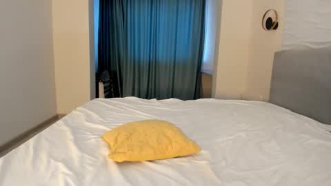 Yana online show from 11.13.25