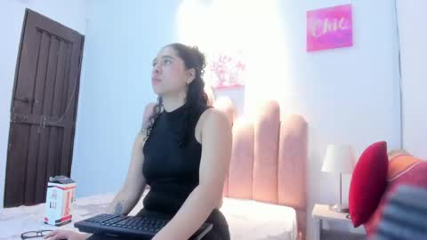 Snapshot of yara10_ chatting on 04.29.26 yara10_ online show from 04.29.26
