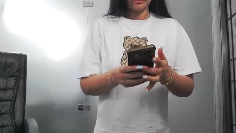 Snapshot of yaraxcox chatting on 06.06.26 Yara online show from 06.06.26