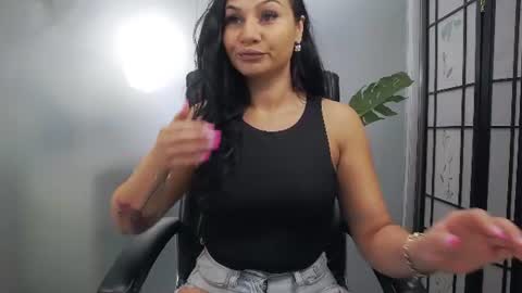 Snapshot of yaraxcox chatting on 07.15.26 Yara online show from 07.15.26